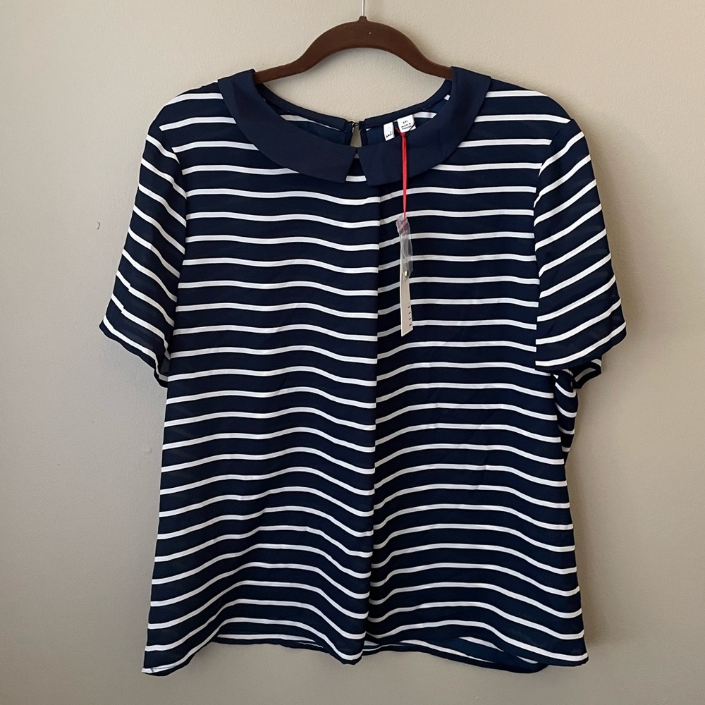 Plus size XXL short sleeve striped blouse. Elle Navy and white, Peter Pan collar